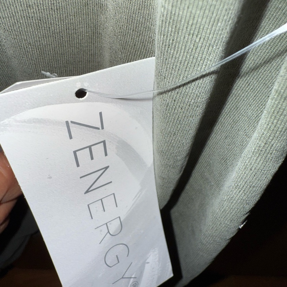 Chico's Zenergy Sandwashed Olive Short Sleeve Hoodie Jacket NWT size 00/XS2 - Picture 6 of 9